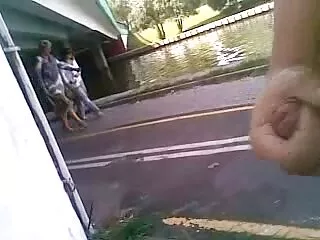 ბინძური თეთრი დედა იღებს ორ მსუქან მუქ შეფერილობას